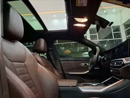 BMW 320i