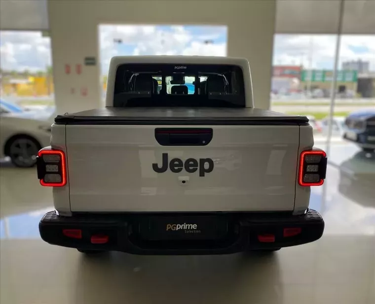 Jeep Gladiator Branco 3