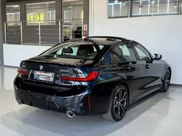 BMW 320i