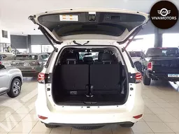 Toyota Hilux SW4