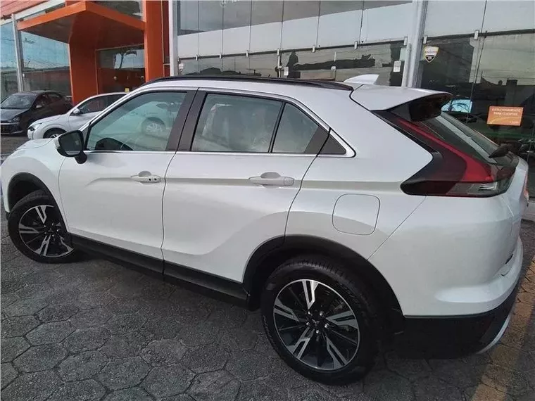 Mitsubishi Eclipse Cross Branco 1