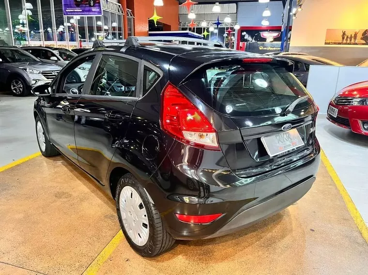 Ford Fiesta Preto 18