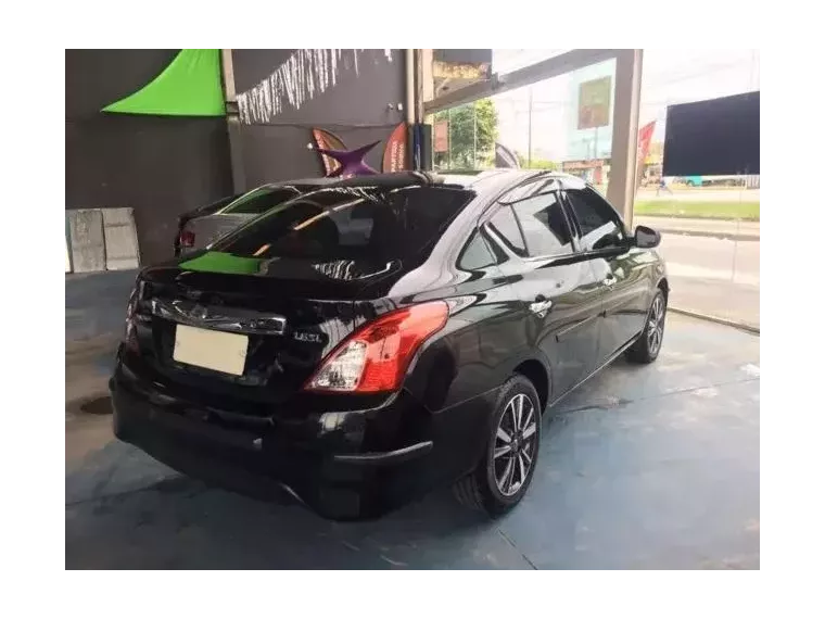 Nissan Versa Preto 3