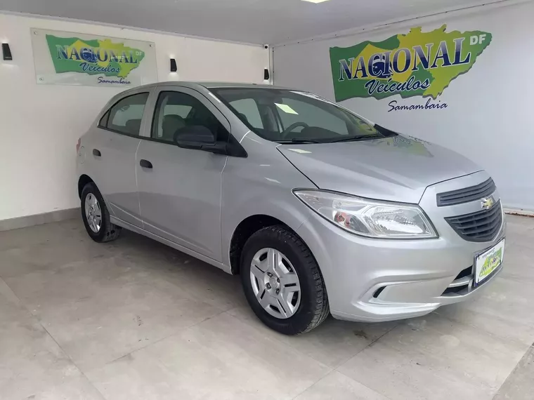 Chevrolet Onix Prata 10