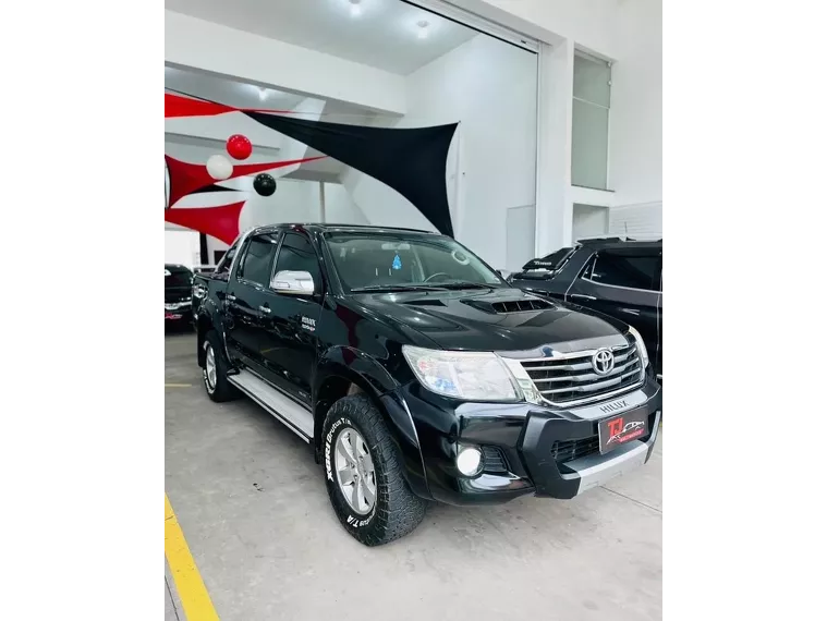 Toyota Hilux Preto 1