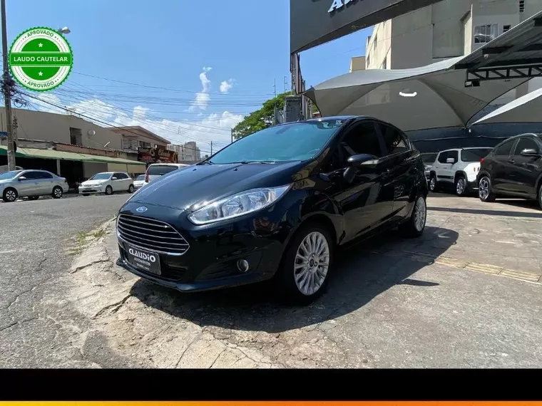 Ford Fiesta Preto 4