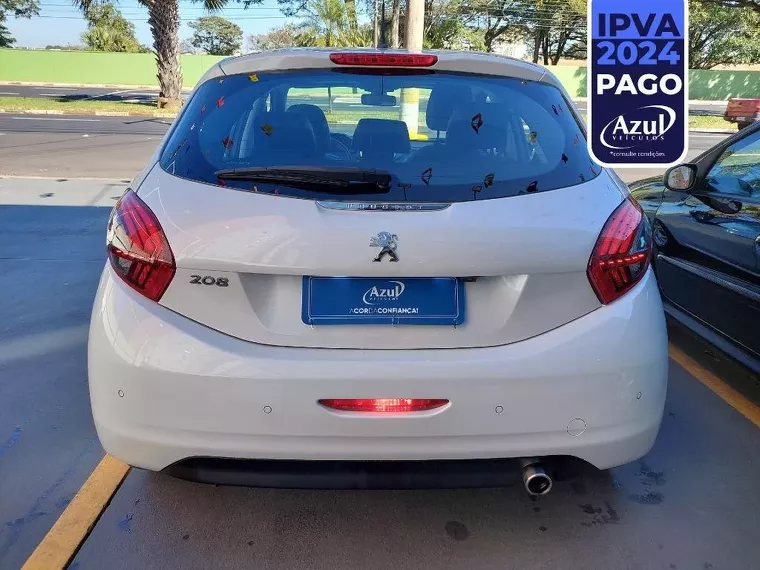 Peugeot 208 Branco 4