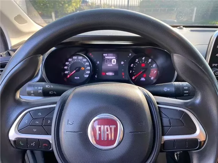 Fiat Cronos Preto 17