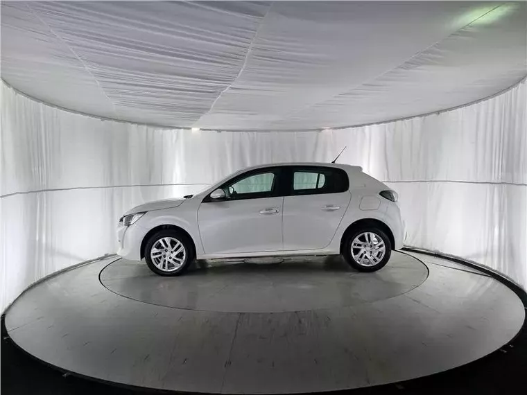 Peugeot 208 Branco 3