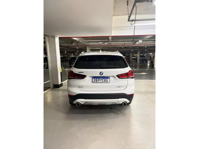 BMW X1 Branco 15