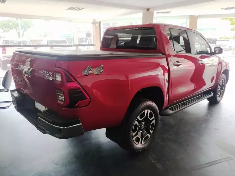 Toyota Hilux Vermelho 2