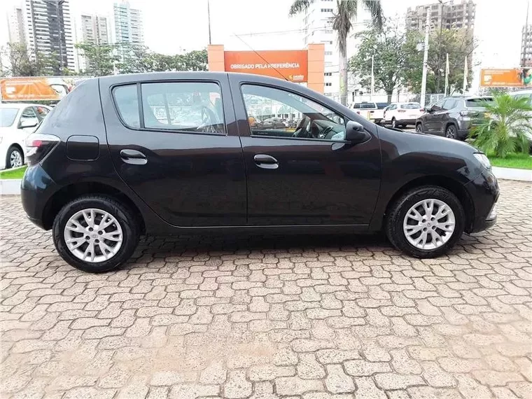 Renault Sandero Preto 1