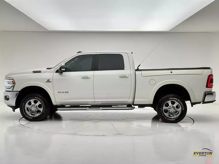 RAM 2500 Branco 11