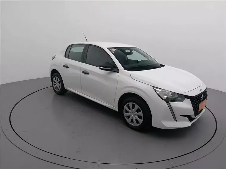 Peugeot 208 Branco 9