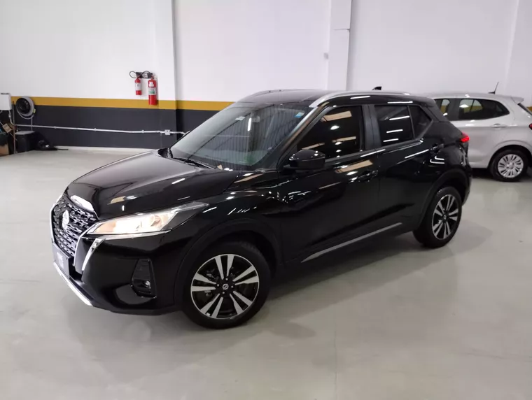 Nissan Kicks Preto 11