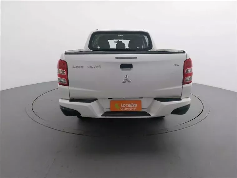 Mitsubishi L200 Triton Branco 1