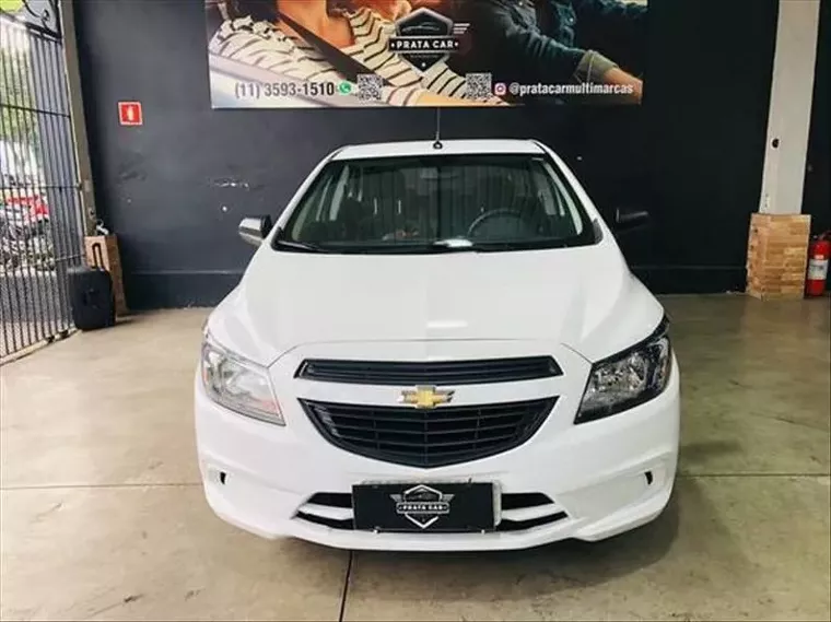 Chevrolet Onix Branco 4