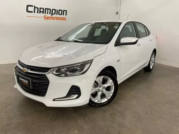 Chevrolet Onix Branco 10