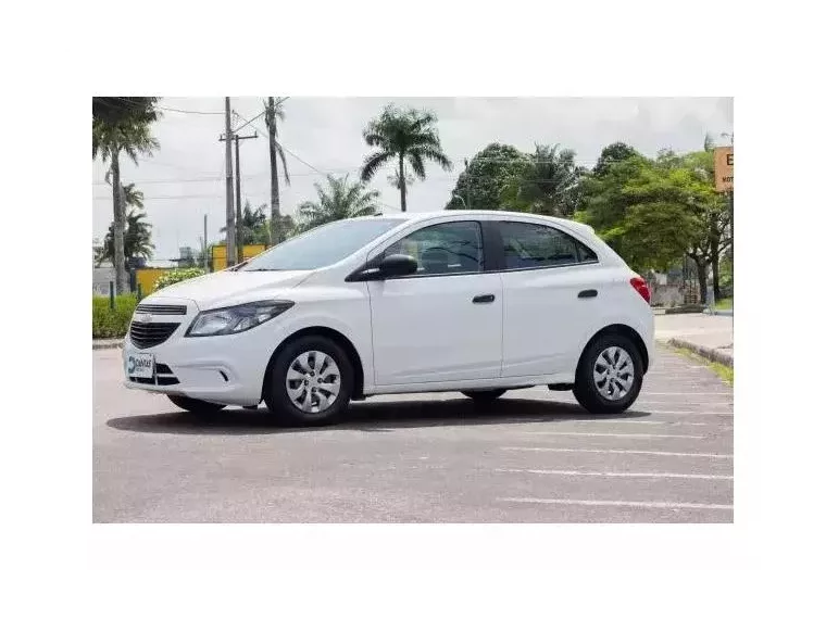 Chevrolet Onix Branco 3