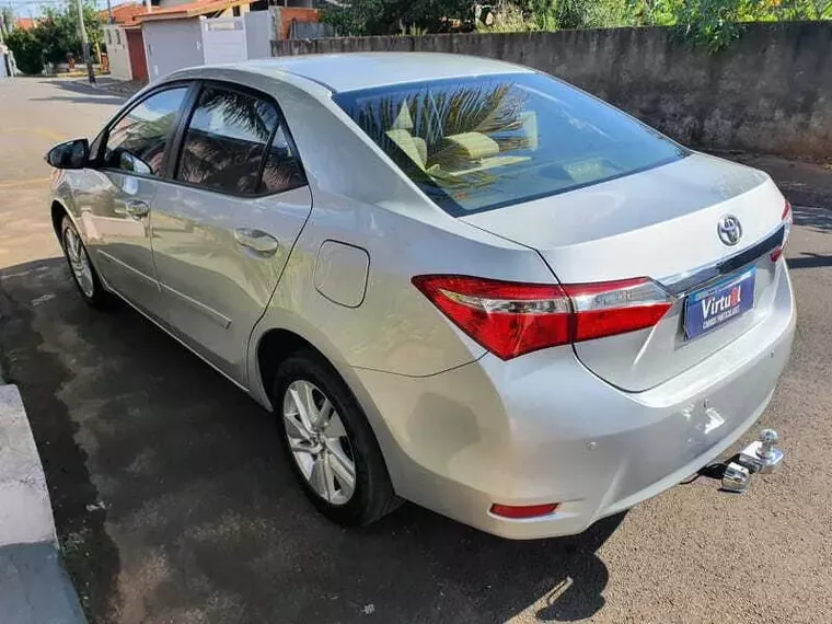 Toyota Corolla Prata 13