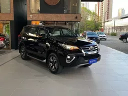 Toyota Hilux SW4