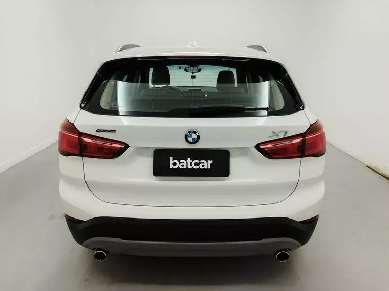 BMW X1 Branco 9