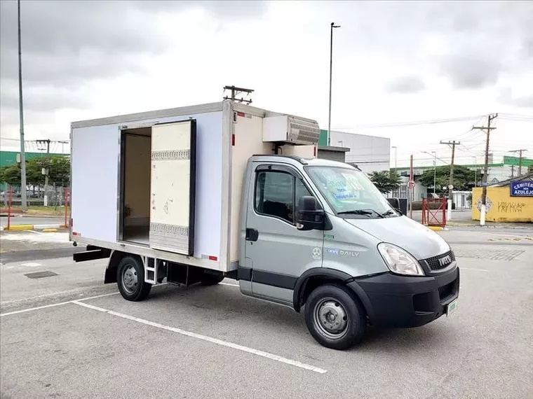 Iveco Daily Cinza 9