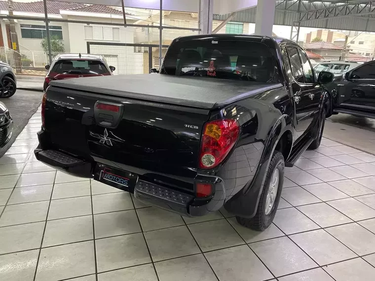 Mitsubishi L200 Triton Preto 3