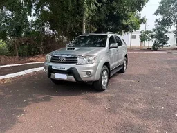 Toyota Hilux SW4