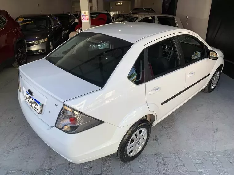 Ford Fiesta Branco 11