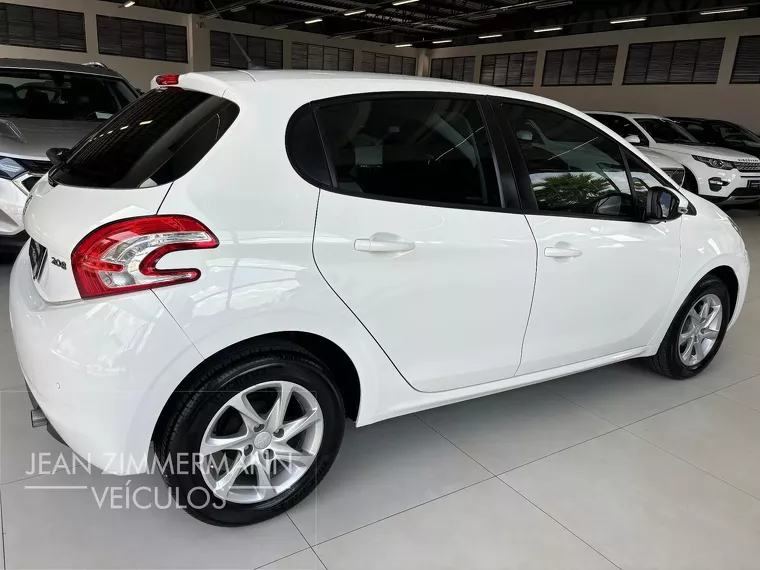 Peugeot 208 Branco 20