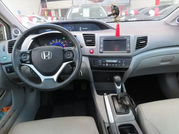 Honda Civic Prata 10