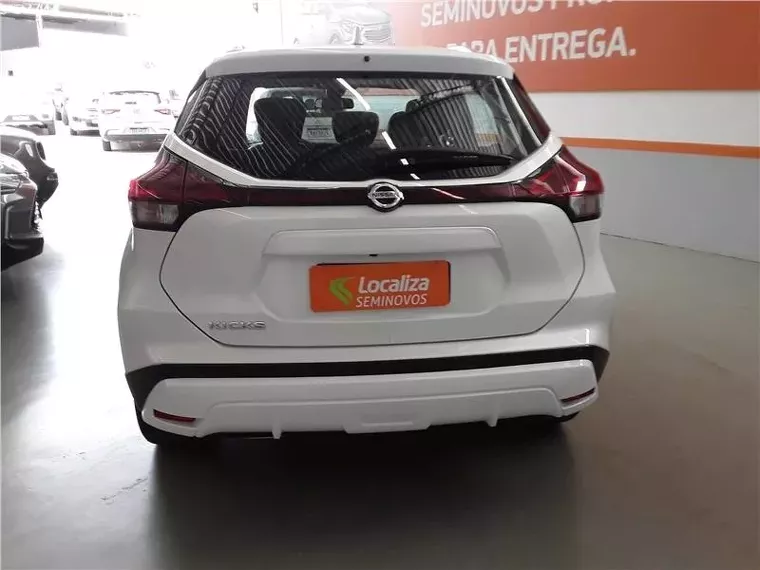 Nissan Kicks Branco 2