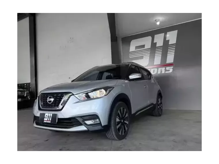 Nissan Kicks Prata 4