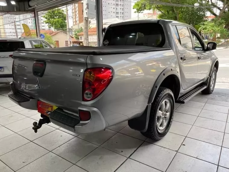 Mitsubishi L200 Triton Prata 7