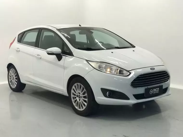 Ford Fiesta Branco 1