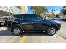 Toyota Hilux SW4