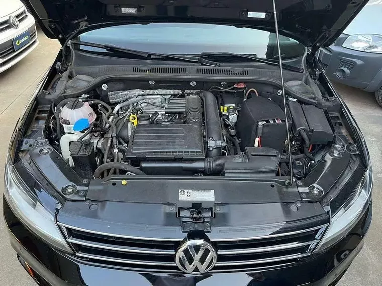 Volkswagen Jetta Preto 18