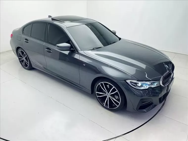 BMW 320i Cinza 8