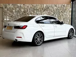 BMW 320i