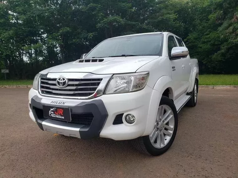 Toyota Hilux Branco 1