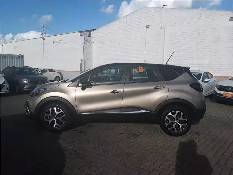 Renault Captur Bronze 9