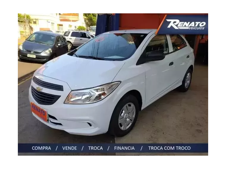 Chevrolet Onix Branco 2