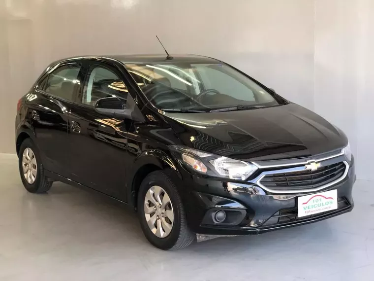 Chevrolet Onix Preto 9