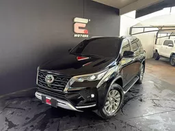 Toyota Hilux SW4