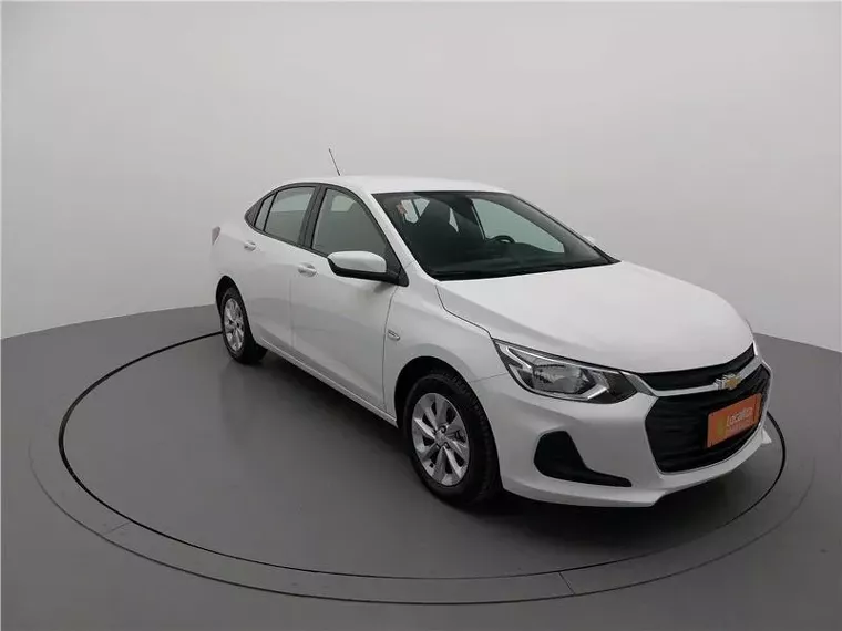 Chevrolet Onix Branco 4