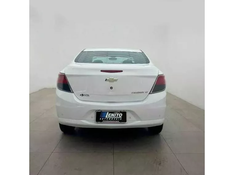 Chevrolet Prisma Branco 4