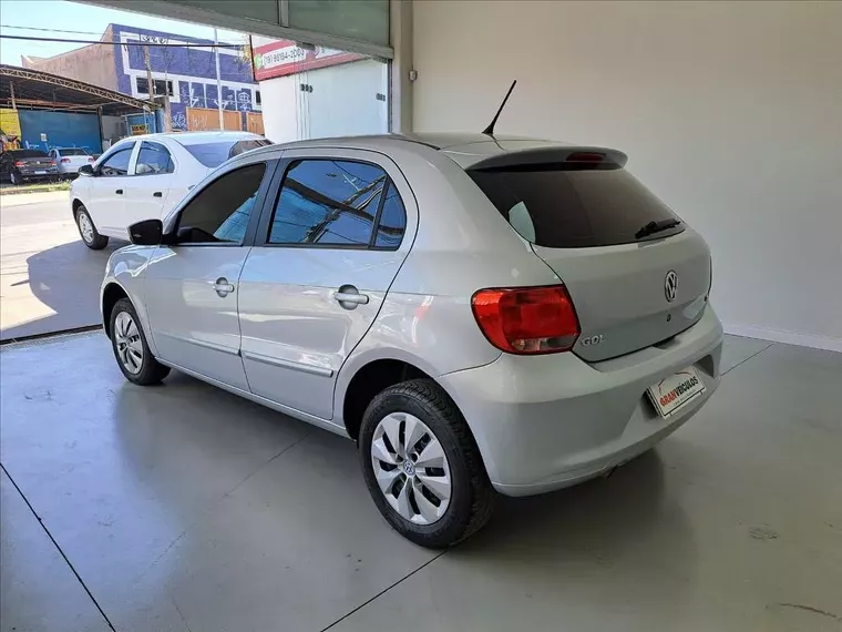 Volkswagen Gol Prata 2