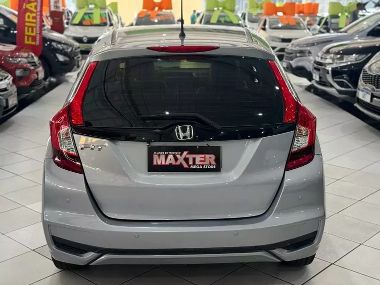 Honda FIT Prata 18