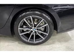 BMW 330i